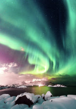 Load image into Gallery viewer, Night under the northern lights
